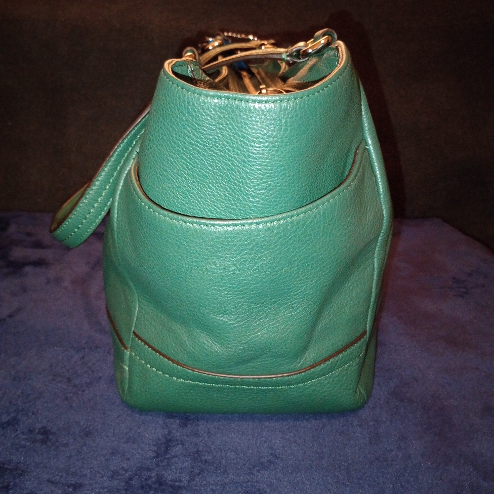 EUC Coach Park pebbled Leather Carrie Tote Hunter Green - Picture 5 of 15